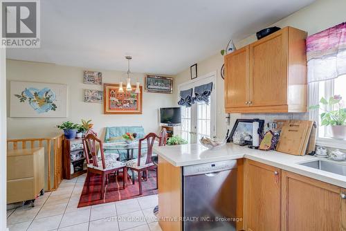 19 Brownwood Drive E, Barrie (Little Lake), ON - Indoor Photo Showing Kitchen