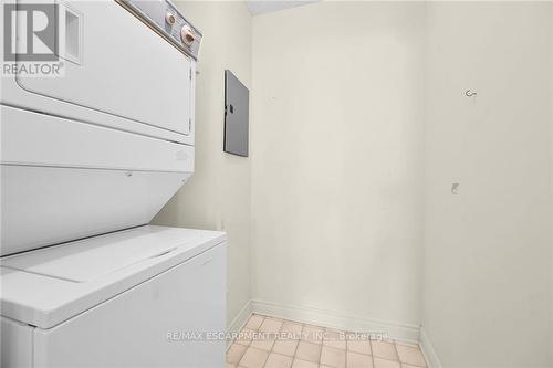 201 - 1237 North Shore Boulevard E, Burlington, ON - Indoor Photo Showing Laundry Room