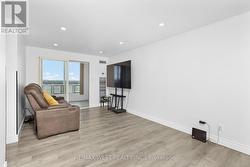 1809 - 155 HILLCREST AVENUE  Mississauga, ON L5B 3Z2