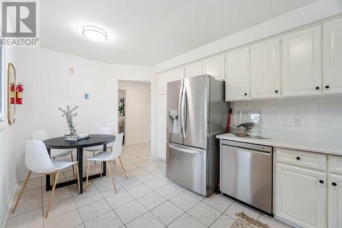 831 Maple Avenue, Milton (Dorset Park), ON - Indoor Photo Showing Kitchen With Stainless Steel Kitchen