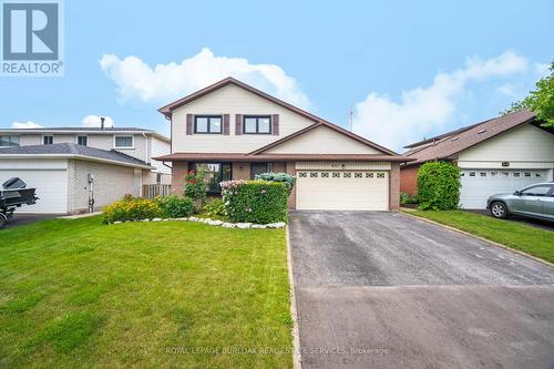 831 Maple Avenue, Milton (Dorset Park), ON - Outdoor With Facade