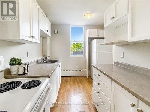 511 - 350 Quigley Road, Hamilton (Vincent), ON - Indoor Photo Showing Kitchen