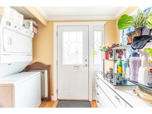 2816 Highway 3, Erickson, BC - Indoor Photo Showing Laundry Room