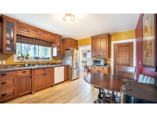 2816 Highway 3, Erickson, BC - Indoor Photo Showing Kitchen With Double Sink