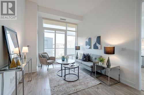 610 - 25 Adra Grado Way, Toronto (Bayview Village), ON - Indoor Photo Showing Living Room