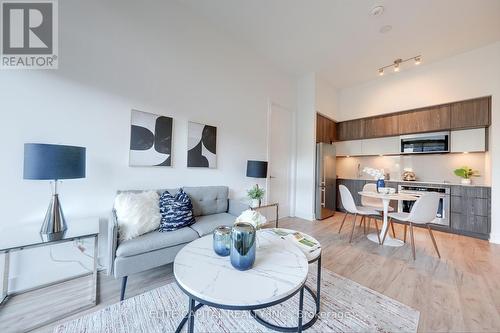 610 - 25 Adra Grado Way, Toronto (Bayview Village), ON - Indoor Photo Showing Living Room