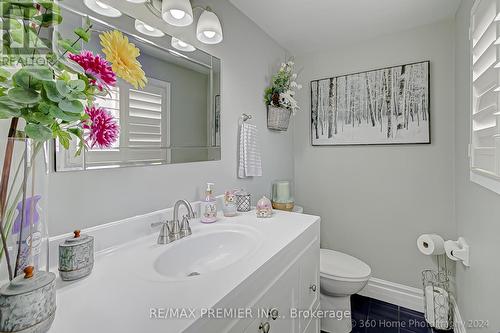 415 Jane Avenue, Oshawa, ON - Indoor Photo Showing Bathroom