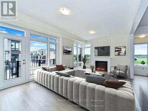 6 Griffith Street N, Aurora (Bayview Northeast), ON - Indoor Photo Showing Living Room With Fireplace