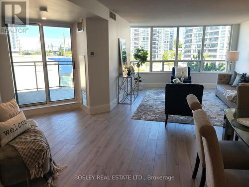 510 - 48 Suncrest Boulevard, Markham (Commerce Valley), ON - Indoor Photo Showing Living Room