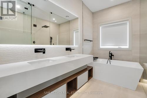 1019 Strathy Avenue, Mississauga (Lakeview), ON - Indoor Photo Showing Bathroom