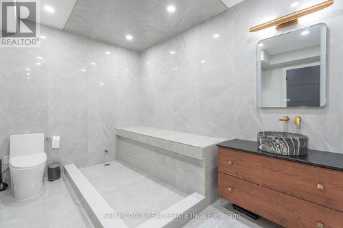 1019 Strathy Avenue, Mississauga, ON - Indoor Photo Showing Bathroom