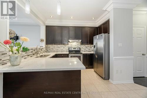 67 Sussexvale Drive, Brampton, ON - Indoor Photo Showing Kitchen With Double Sink With Upgraded Kitchen