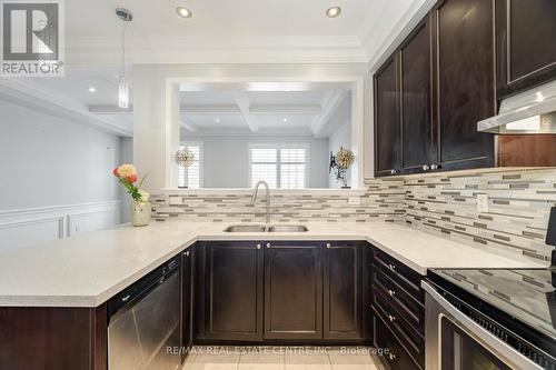 67 Sussexvale Drive, Brampton, ON - Indoor Photo Showing Kitchen With Double Sink With Upgraded Kitchen