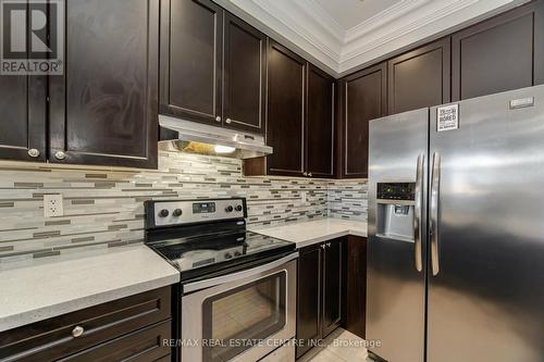 67 Sussexvale Drive, Brampton, ON - Indoor Photo Showing Kitchen With Upgraded Kitchen