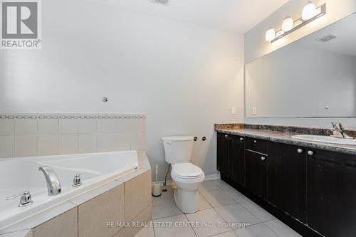 67 Sussexvale Drive, Brampton (Sandringham-Wellington), ON - Indoor Photo Showing Bathroom