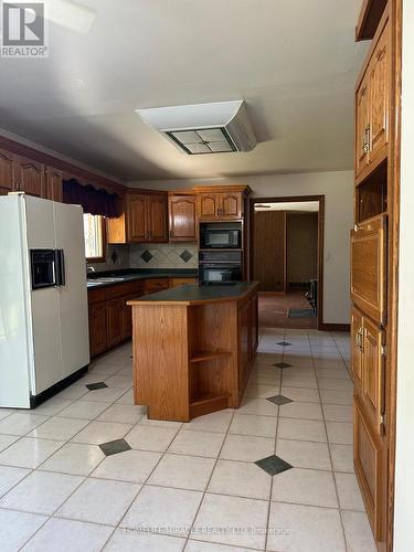 2216 Olde Base Line Road, Caledon, ON - Indoor Photo Showing Kitchen