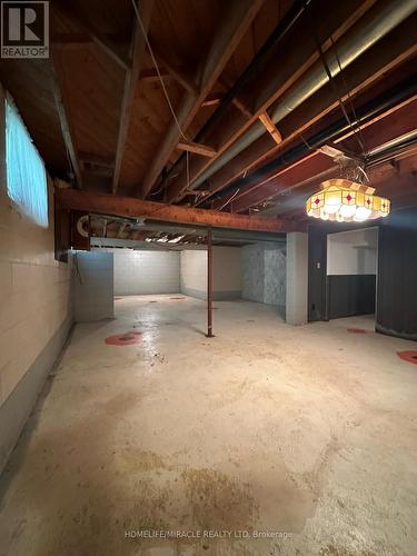 2216 Olde Base Line Road, Caledon, ON - Indoor Photo Showing Basement