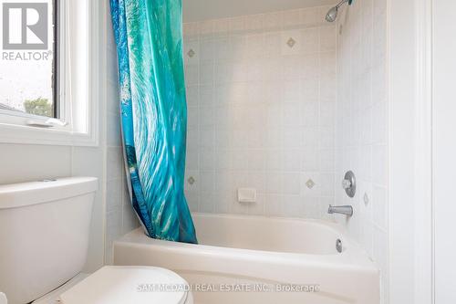 2429 Aztec Gate, Oakville, ON - Indoor Photo Showing Bathroom