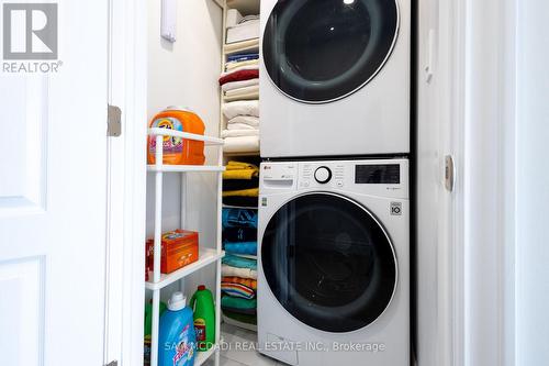 2429 Aztec Gate, Oakville, ON - Indoor Photo Showing Laundry Room