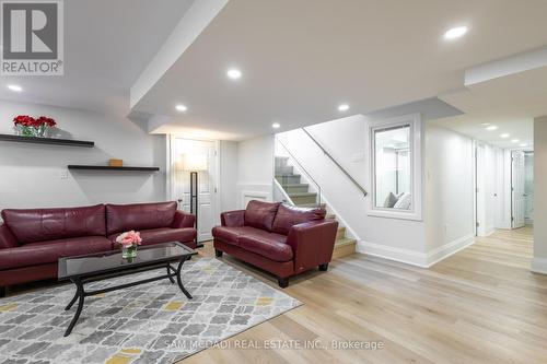 2429 Aztec Gate, Oakville (West Oak Trails), ON - Indoor Photo Showing Living Room