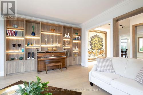 2429 Aztec Gate, Oakville (West Oak Trails), ON - Indoor Photo Showing Living Room