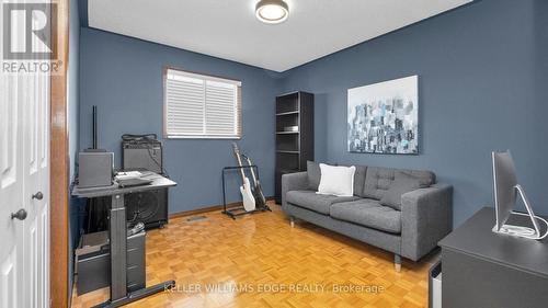 21 Haskins Court, Hamilton (Red Hill), ON - Indoor Photo Showing Living Room