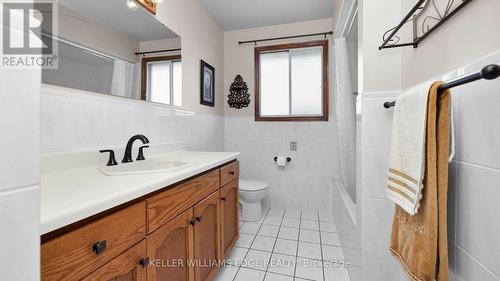 21 Haskins Court, Hamilton (Red Hill), ON - Indoor Photo Showing Bathroom