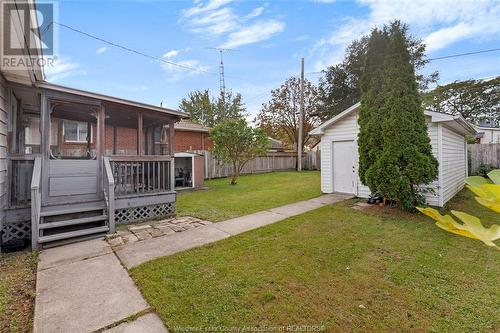 383 Frank Avenue, Windsor, ON - Outdoor With Deck Patio Veranda