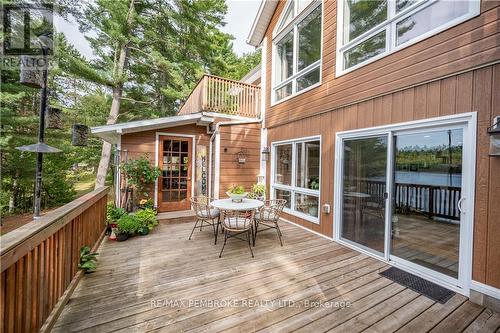 26 Clark'S Landing Lane, Laurentian Hills, ON - Outdoor With Deck Patio Veranda With Exterior