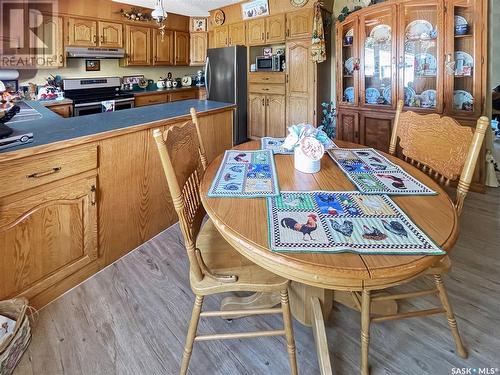 463 Steele Crescent, Swift Current, SK - Indoor Photo Showing Dining Room