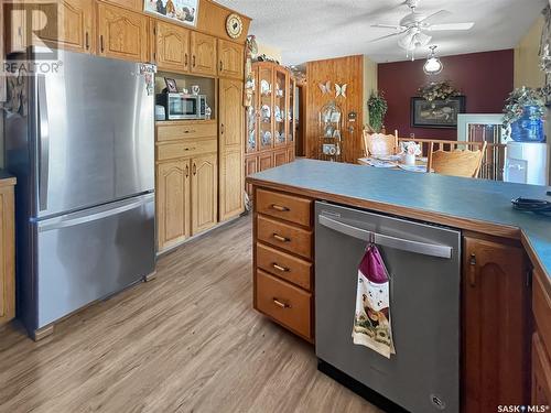 463 Steele Crescent, Swift Current, SK - Indoor Photo Showing Kitchen