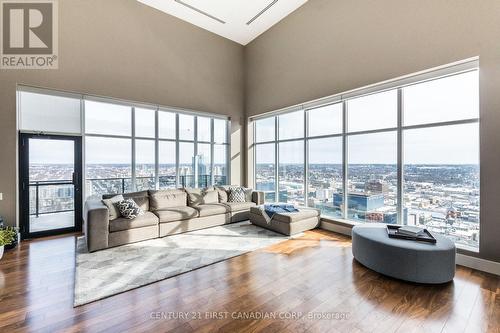 2306 - 505 Talbot Street, London, ON - Indoor Photo Showing Living Room