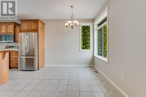 3362 Sundance Drive, West Kelowna, BC - Indoor Photo Showing Kitchen