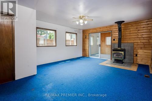 391 Queen Street, Newmarket (Central Newmarket), ON - Indoor Photo Showing Other Room With Fireplace