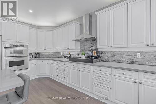 9 Garden Wood Avenue, Caledon, ON - Indoor Photo Showing Kitchen