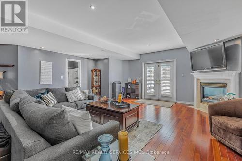 9 Garden Wood Avenue, Caledon, ON - Indoor Photo Showing Living Room With Fireplace