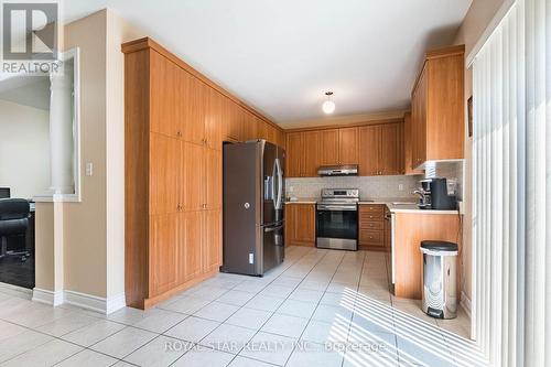 12 Pappain Crescent S, Brampton, ON - Indoor Photo Showing Kitchen