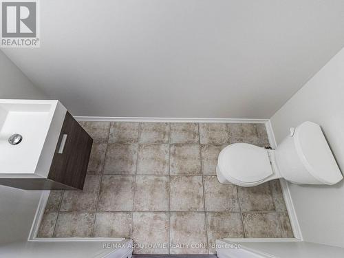 8715 Dogwood Crescent, Niagara Falls, ON - Indoor Photo Showing Bathroom