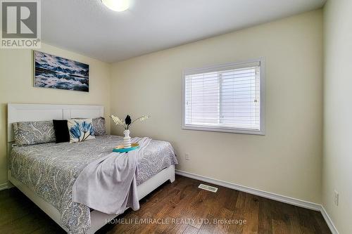 482 Woodbine Avenue, Kitchener, ON - Indoor Photo Showing Bedroom