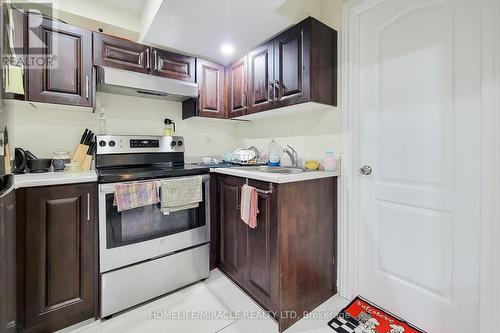 482 Woodbine Avenue, Kitchener, ON - Indoor Photo Showing Kitchen