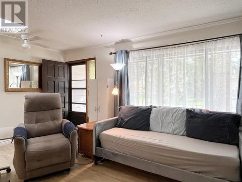 3418 Liard Court, West Kelowna, BC - Indoor Photo Showing Living Room