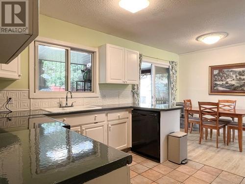 3418 Liard Court, West Kelowna, BC - Indoor Photo Showing Kitchen