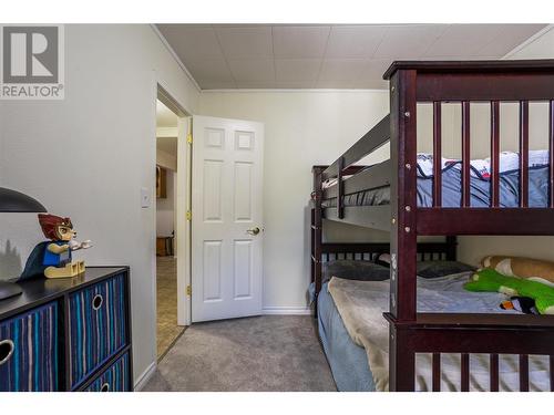 4132 Crozier Road, Spallumcheen, BC - Indoor Photo Showing Bedroom