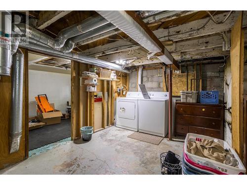 4132 Crozier Road, Spallumcheen, BC - Indoor Photo Showing Laundry Room