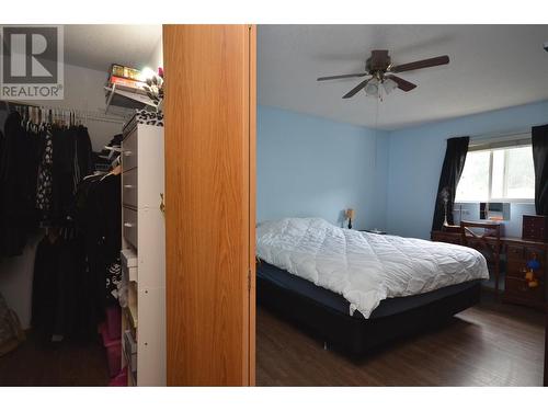 5787 Tuktakamin Road, Falkland, BC - Indoor Photo Showing Bedroom