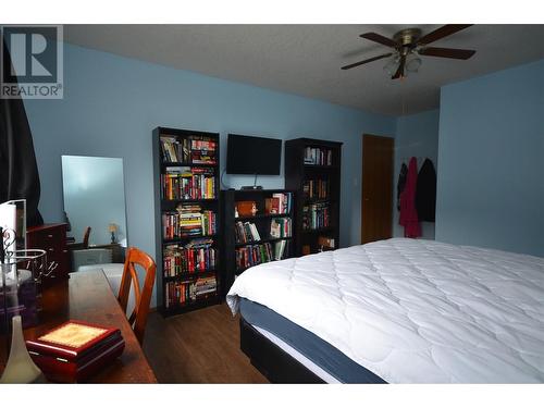 5787 Tuktakamin Road, Falkland, BC - Indoor Photo Showing Bedroom