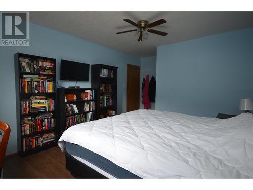 5787 Tuktakamin Road, Falkland, BC - Indoor Photo Showing Bedroom