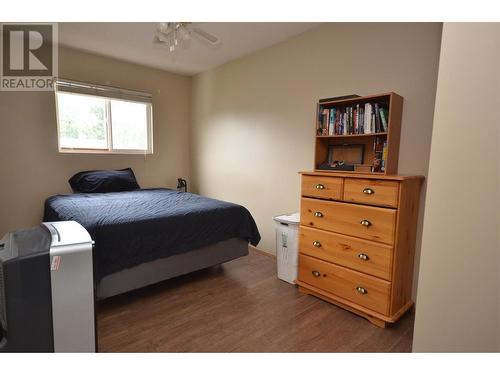 5787 Tuktakamin Road, Falkland, BC - Indoor Photo Showing Bedroom