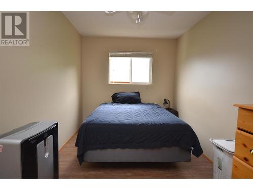 5787 Tuktakamin Road, Falkland, BC - Indoor Photo Showing Bedroom