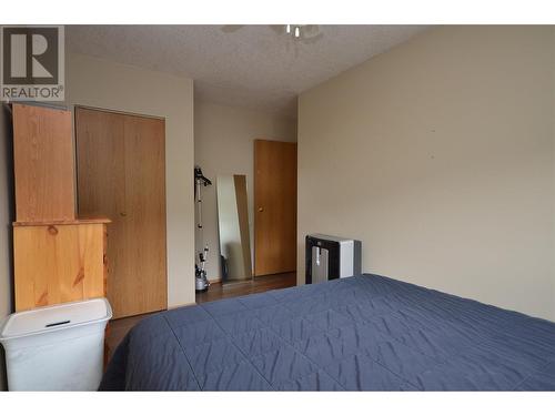 5787 Tuktakamin Road, Falkland, BC - Indoor Photo Showing Bedroom